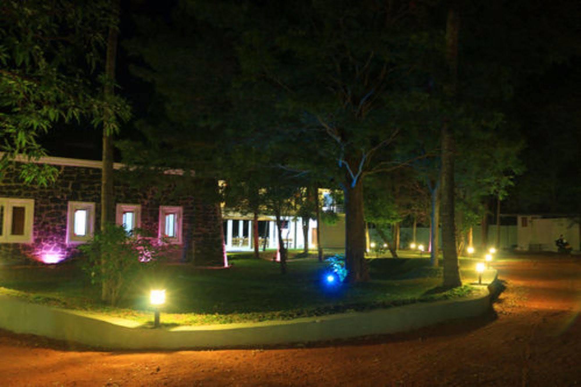 Athena Lake By Seedevi Dambulla Exterior photo